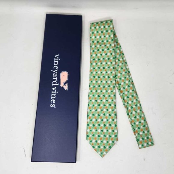 New men's Vineyard Vines Irish Clovers Patrick's Day lucky tie